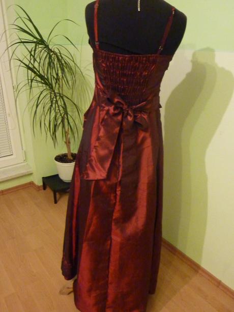 Spolocenske šaty, 38