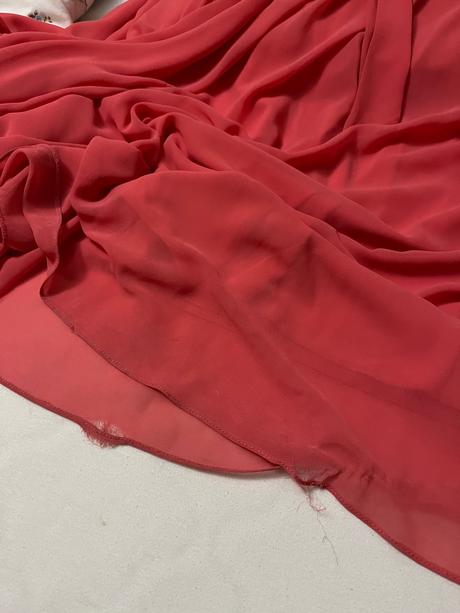 Spoločenské šaty s kamienkami, s