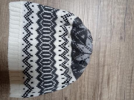 Čiapky dievčenské 3-5r., 110