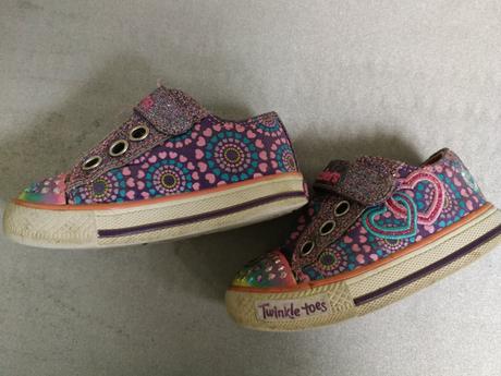 Svietiace 21, skechers,21