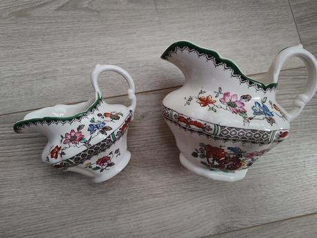 Porcelánové nádoby na mlieko, mliečnik, 