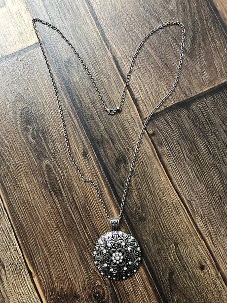 Rôzne náhrdelníky, 