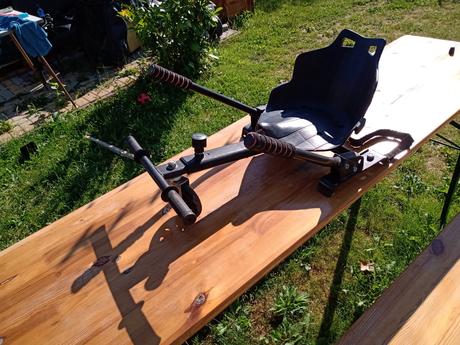 Sedačka na hoverboard, 