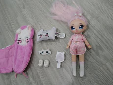 Bábika s doplnkami, 