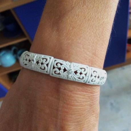 Náramok v dizajne čipky, 