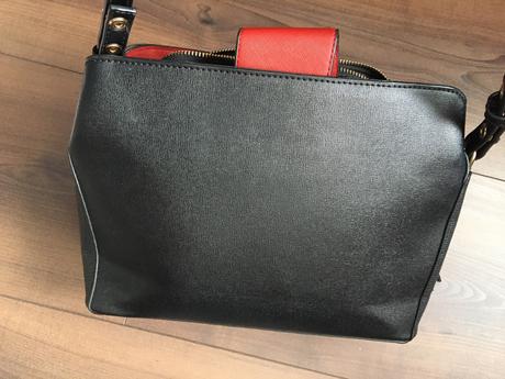 Crossbody kabelka, medicine