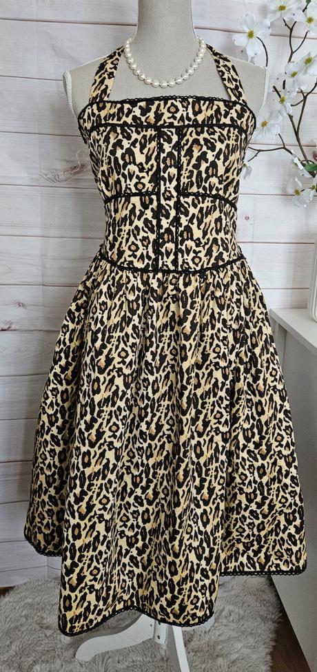 Nádherné šaty s bohatou spodničkou, m