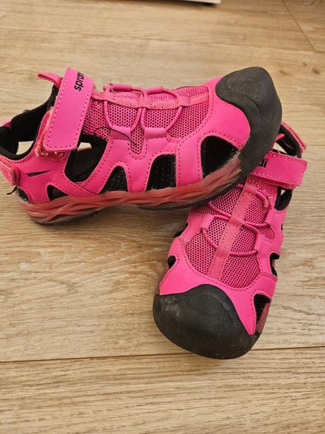 Svietiace sandalky s neokopatelnou spickou, sprandi,35