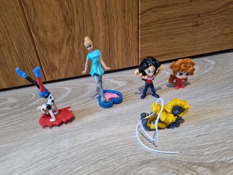 Figurky z kinderka,