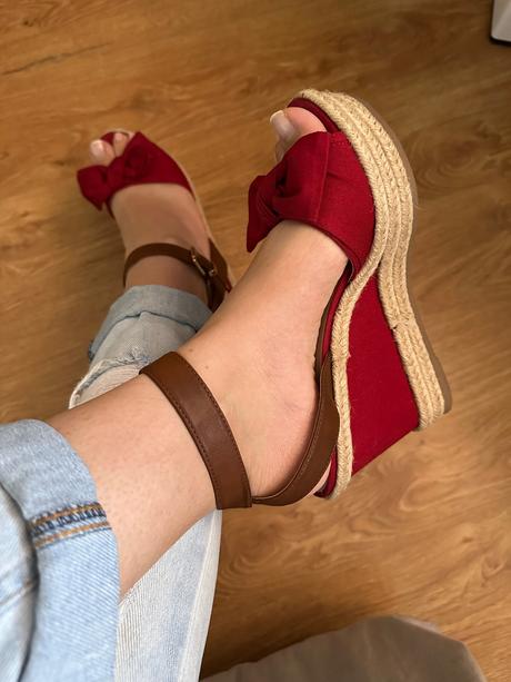 Predám dámske sandále, 38