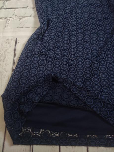 Krajkovane podšité šaty, s