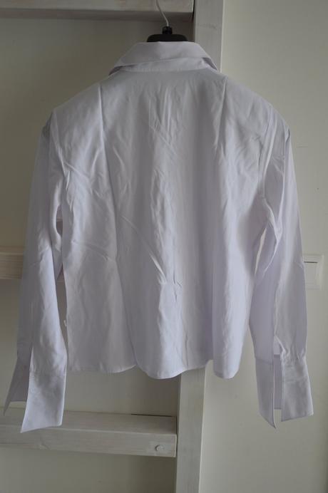 Biela košeľa, 44