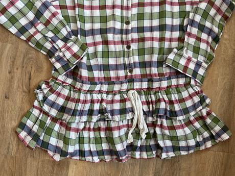 Košeľa s volánom, 36