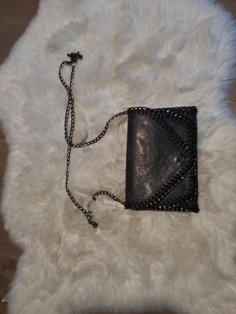 Malá kožená kabelka, 