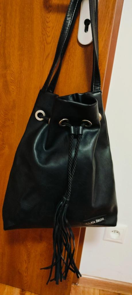 Kabelka so strapcami, 