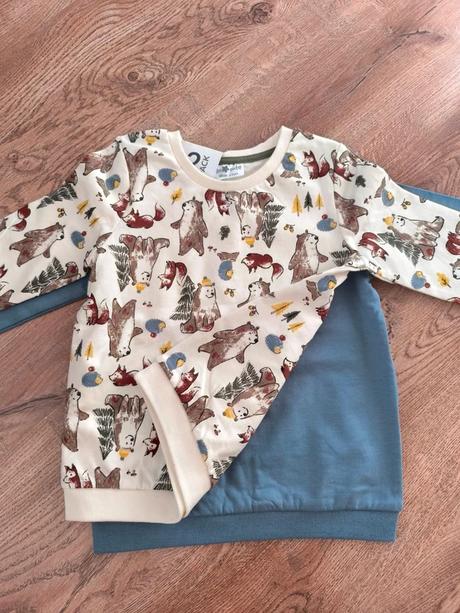 Mikina 2ks - nové, 98