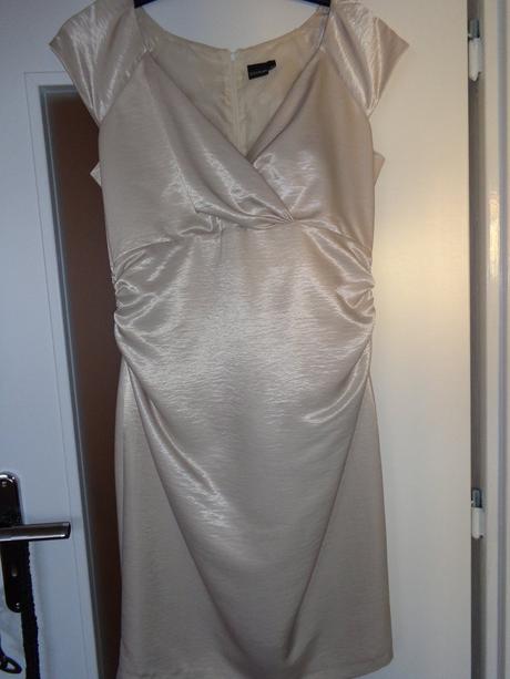 Spoločenské šaty, 44