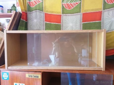 Retro nadstavec na skriňu, 