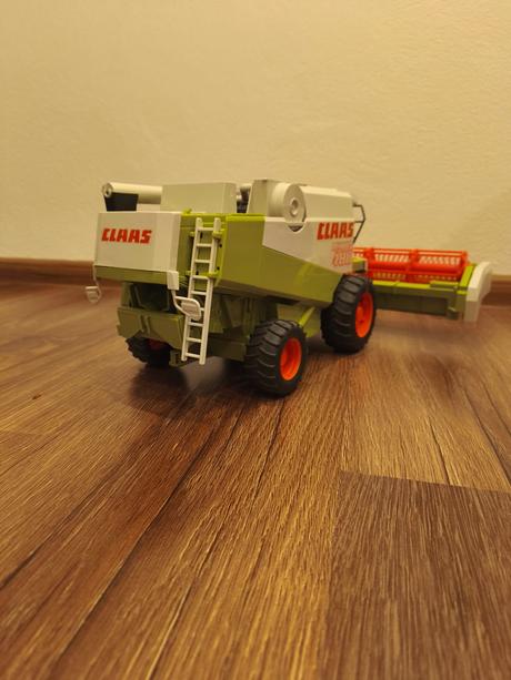 Bruder kombajn 480 class, 