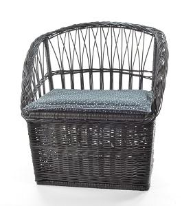 Prútené kreslo s úložným priestorom,