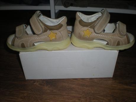 Sandálky , slovobuv,22