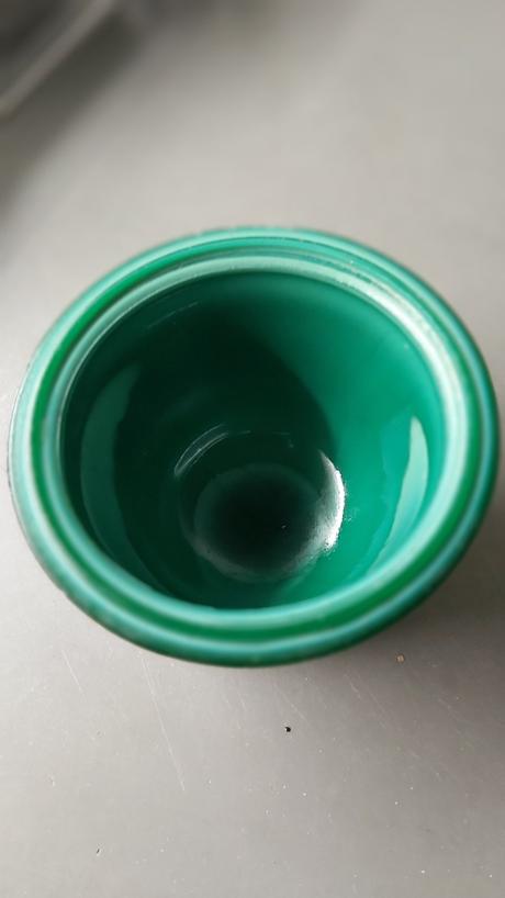 Malachitová dóza bez krytu spodok, 