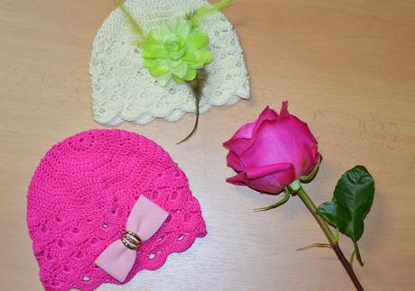 Háčkovaná čiapočka s kvetom, <50 - 158
