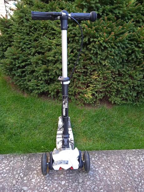 Detská trojkolesová kolobežka, nils