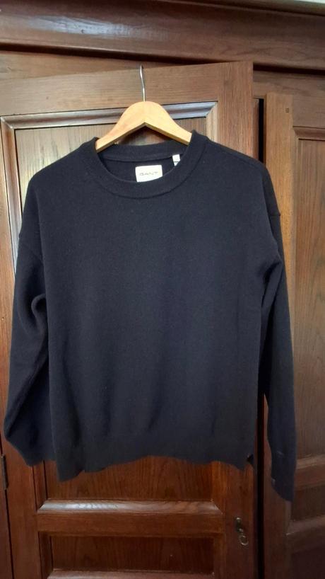 Tmavomodry sveter gant s, gant,s