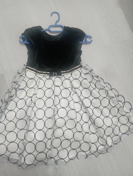 Slávnostné saty, 122