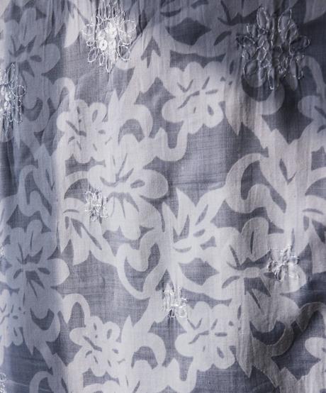 Biela blúzka s kvietkami a flitrami veľ.44, xxl