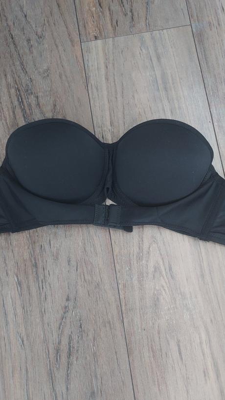 Cierna podprsenka, 75a