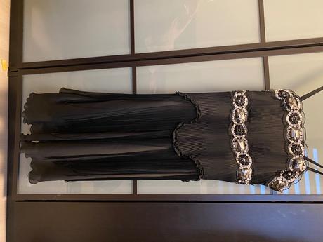 Spoločenské saty, 38