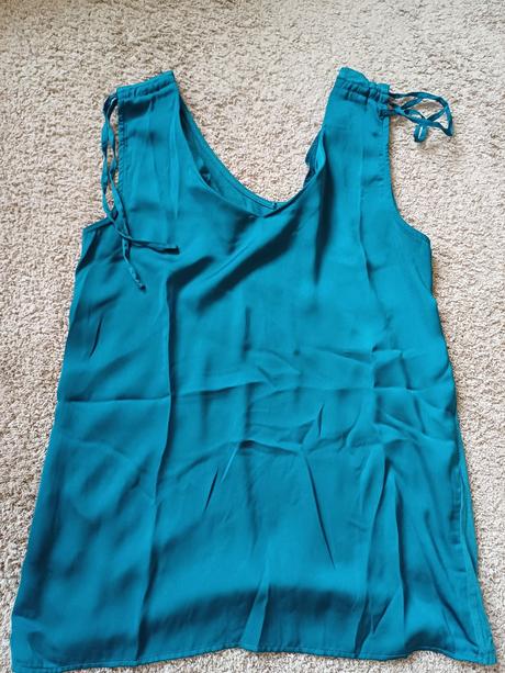 Tyrkysový top s, s