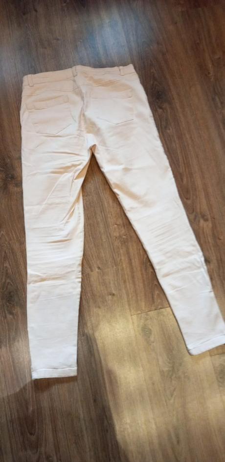 Sviatočné džínsy, new yorker,m