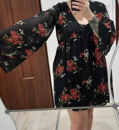 Šaty/bluzka pretty little things, m