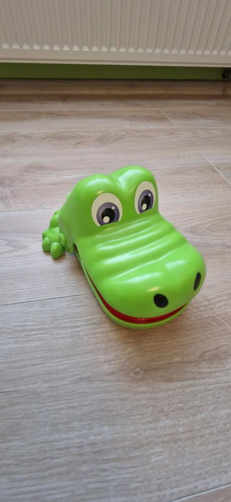 Spoločenská hra krokodíl,