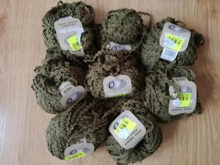 Zbytky priadza 10 klbiek po 50 gr.,