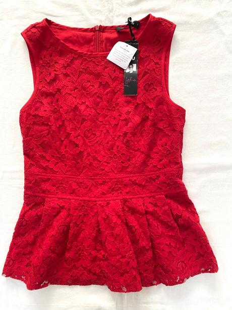 Čipkovaná červená blúzka s volánom gok, s