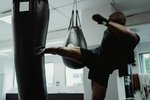 Je bezpečné cvičiť kickbox pri užívaní isotretinoinu?