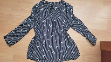 Bluzka s motylikmi, 38