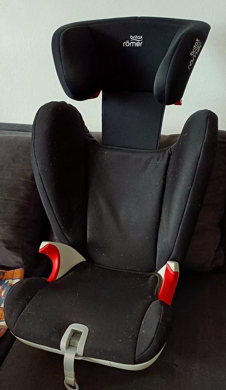 Autosedačka, britax