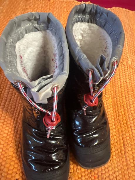 Cierne snehule olang vel.30, 30