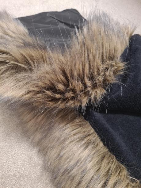 Rukavnik na kocik, happy bee