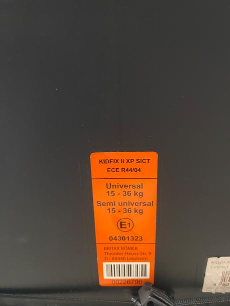 Sedačka do auta, britax