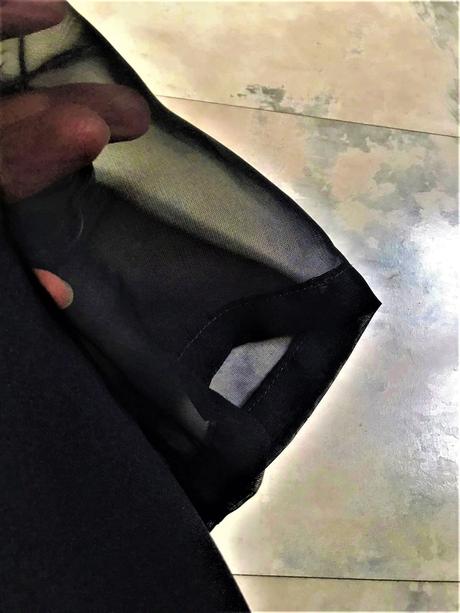 Zaujímavé šaty, s