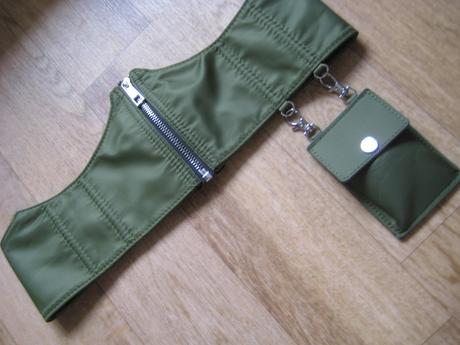 Korzetový opasok s kapsičkou bershka nový, bershka