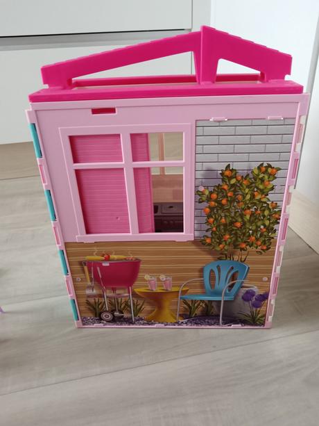 Domcek pre barbie,