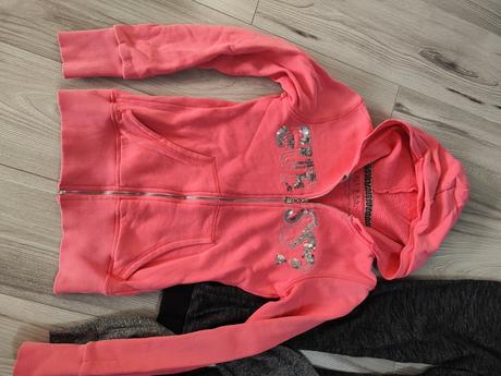 Rifle a mikiny, 140–152