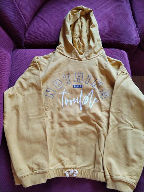 Mikinka syto zlta, 146